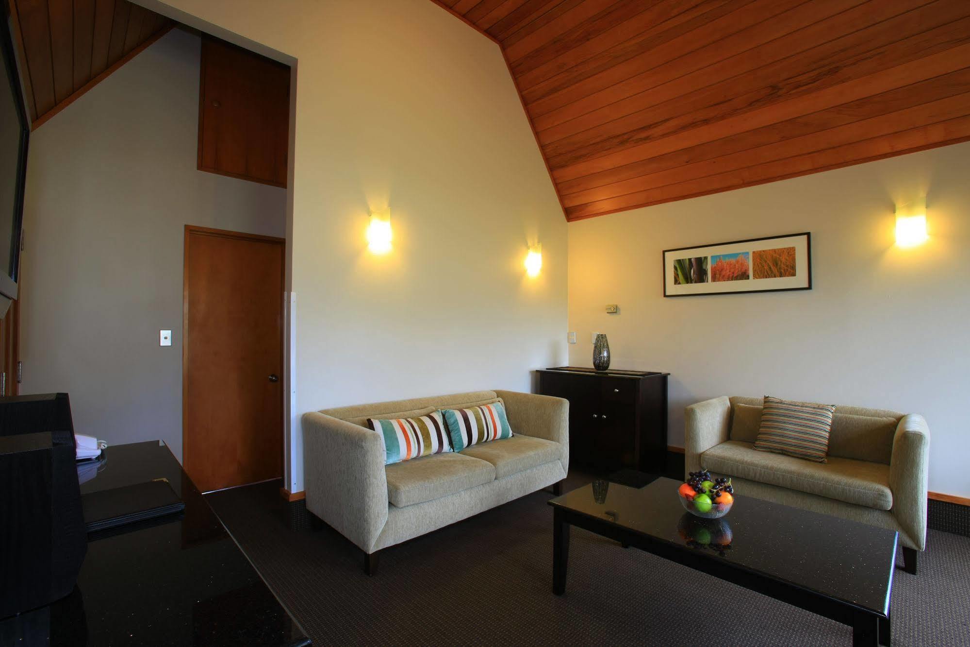 Distinction Te Anau Hotel & Villas Εξωτερικό φωτογραφία